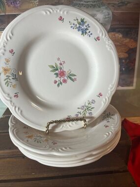 Pfaltzgraff garden party 4 salad plates